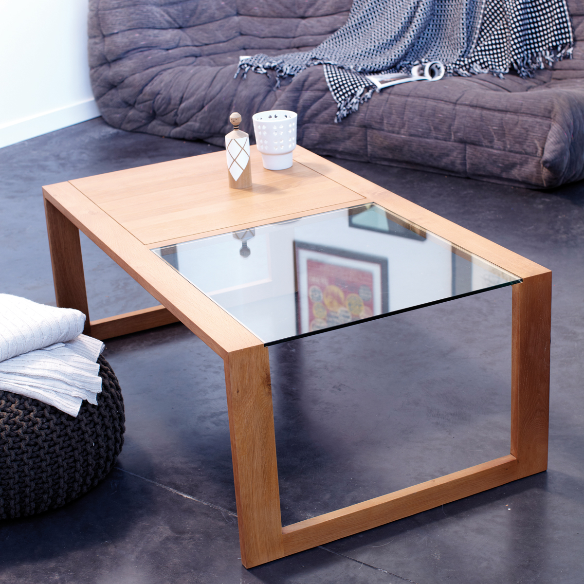 Read more about the article An oak coffee table