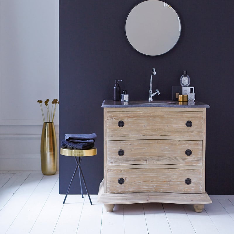 Read more about the article A pine washstand