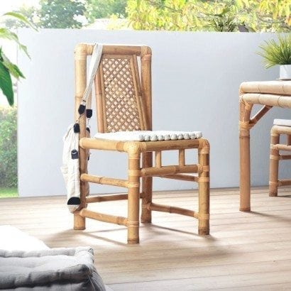 Read more about the article Bamboo table and chair