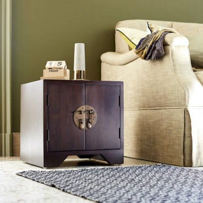 Read more about the article Want a colonial style in your bedroom ? Try our bedside table