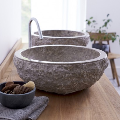 Read more about the article A little bit of exotism with our washbasin in marble Bahya