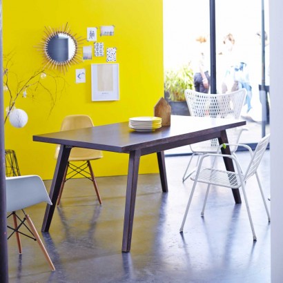 Read more about the article A charming dining table in mango in my living room