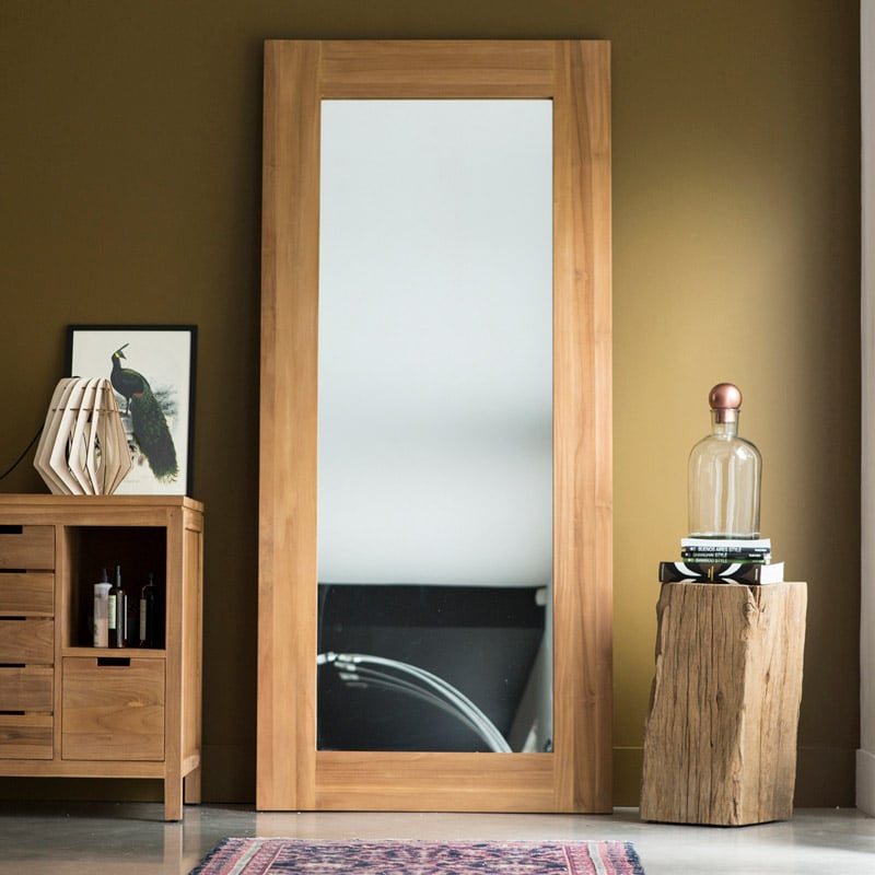 Read more about the article Lighten up your living room with some grand mirrors