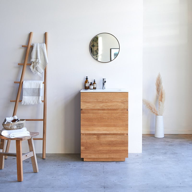 Read more about the article Give your bathroom a fresh new look with a solid wood vanity cabinet